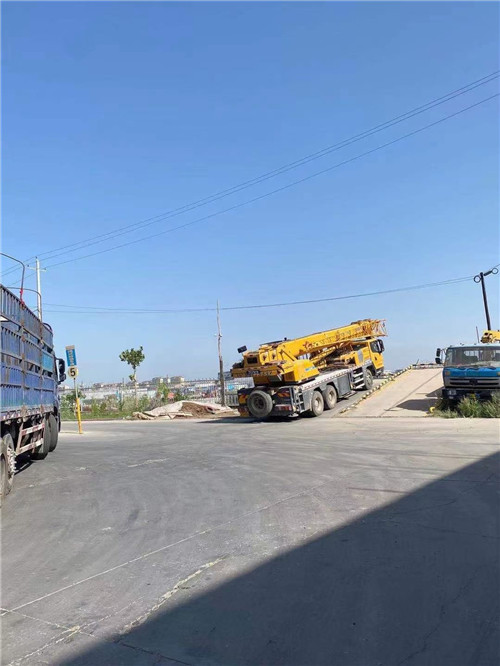 金秀县25吨吊车的租赁价格大概是多少？