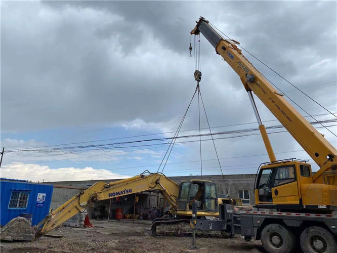 金秀县25吨吊车的工作半径是多少？