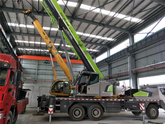 金秀县高空车出租需要注意哪些安全事项？