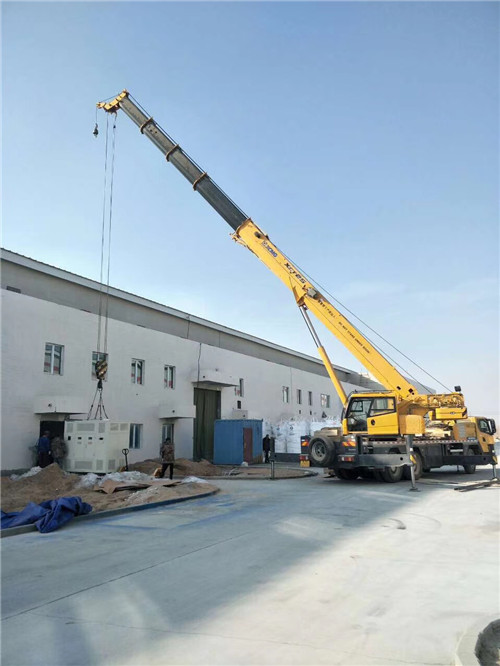 金秀县“超载就喊停”—— 吊车的 “重量保镖” 技术